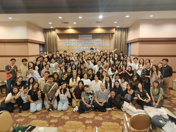 LCC Students Embark on Cultural Expedition to Phetchaburi for Global Insight and Communication Skills